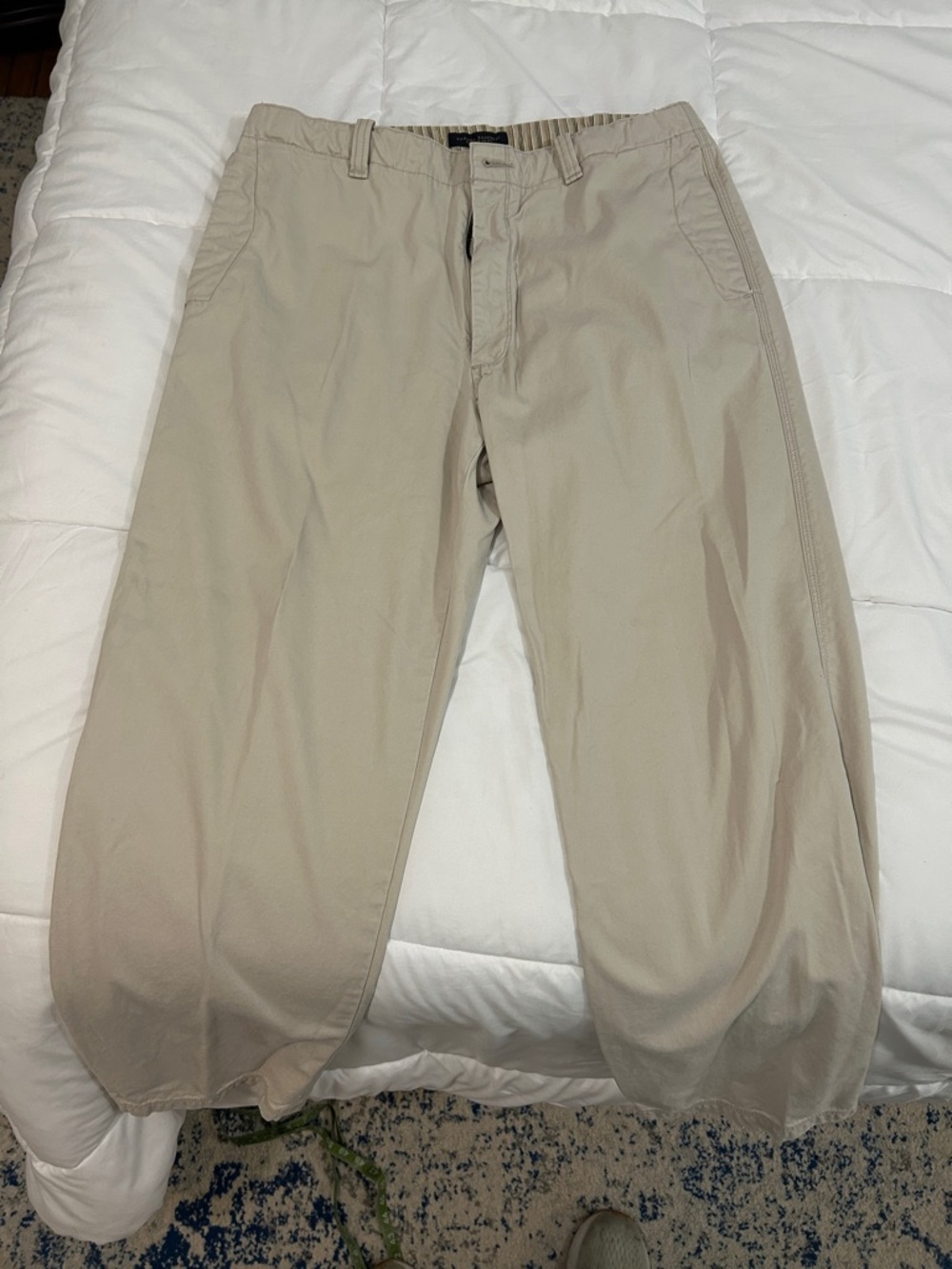 Banana Republic Men's Khaki Chino Pants in Light Tan